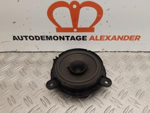 Gebruikte Luidspreker Renault Clio IV (5R) 0.9 Energy TCE 90 12V Prijs € 25,00 Margeregeling aangeboden door Alexander Autodemontage