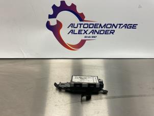 Gebruikte Antenne Versterker Peugeot 308 SW (L4/L9/LC/LJ/LR) 1.6 BlueHDi 100 Prijs op aanvraag aangeboden door Alexander Autodemontage