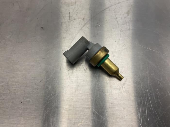 Temperatuursensor Motor van een Mercedes-Benz E (W213) E-220d 2.0 Turbo 16V 2018