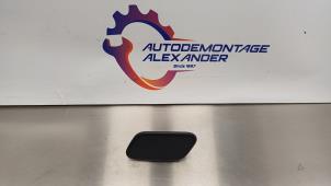 Gebruikte Afdekkap koplampsproeier links Peugeot 3008 I (0U/HU) 1.6 16V THP 155 Prijs € 50,00 Margeregeling aangeboden door Alexander Autodemontage