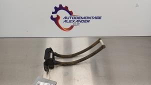 Gebruikte Deurvanger 4Deurs links-achter Mercedes Vito (639.6) 2.2 111 CDI 16V Prijs op aanvraag aangeboden door Alexander Autodemontage