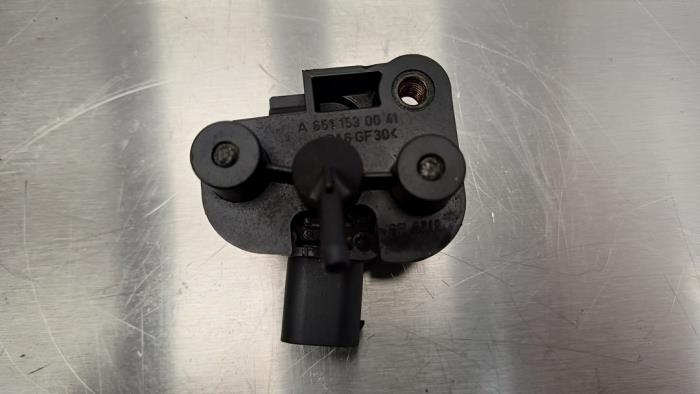 Brandstofdruk sensor van een Mercedes-Benz C (W204) 2.2 C-200 CDI 16V BlueEFFICIENCY 2010