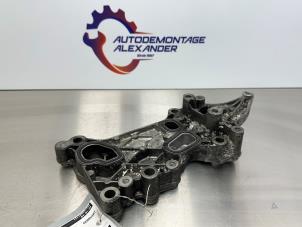 Gebruikte Oliefilterhouder Mercedes Sprinter 5t (906) 513 CDI 16V Prijs op aanvraag aangeboden door Alexander Autodemontage