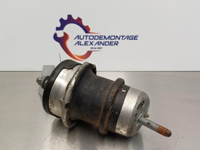 Gebruikte Motorrubber Lexus IS (E2) 220d 16V Prijs € 50,00 Margeregeling aangeboden door Alexander Autodemontage