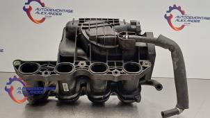 Gebruikte Inlaatspruitstuk Kia Rio III (UB) 1.2 CVVT 16V Prijs op aanvraag aangeboden door Alexander Autodemontage