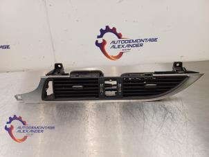 Gebruikte Luchtrooster Dashboard Audi A6 Avant (C7) 3.0 TDI V6 24V Quattro Prijs € 25,00 Inclusief btw aangeboden door Alexander Autodemontage