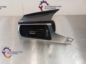 Gebruikte Luchtrooster Dashboard Audi A6 Avant (C7) 3.0 TDI V6 24V Quattro Prijs € 15,00 Inclusief btw aangeboden door Alexander Autodemontage