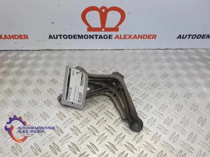 Gebruikte Versnellingsbak Steun Ford Focus C-Max 1.8 TDCi 16V Prijs € 30,00 Margeregeling aangeboden door Alexander Autodemontage
