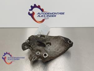 Gebruikte Dynamosteun onder Ford Transit Connect (PJ2) 1.5 TDCi Prijs op aanvraag aangeboden door Alexander Autodemontage