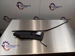 Gebruikte Paravent Toyota Yaris II (P9) 1.0 12V VVT-i Prijs op aanvraag aangeboden door Alexander Autodemontage