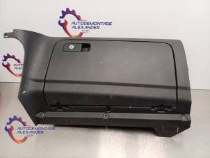 Gebruikte Dashboardkastje Volkswagen Golf VI (5K1) 1.6 TDI 16V Prijs op aanvraag aangeboden door Alexander Autodemontage