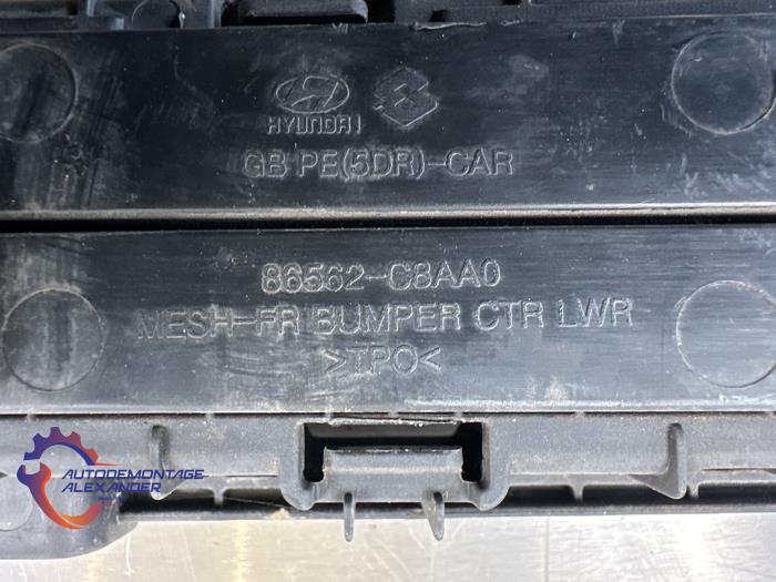 Grille van een Hyundai i20 (GBB) 1.2i 16V 2020