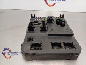 Gebruikte Zekeringkast Peugeot 1007 (KM) 1.4 Prijs € 49,99 Margeregeling aangeboden door Alexander Autodemontage