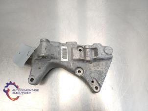 Gebruikte Dynamosteun boven Volvo XC60 I (DZ) 2.4 D5 20V 220 AWD Autom. Prijs op aanvraag aangeboden door Alexander Autodemontage