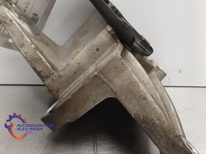 Motorsteun van een Suzuki Swift (ZA/ZC/ZD) 1.3 D 16V 2014