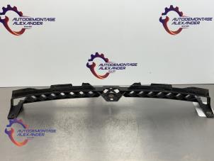 Gebruikte Frontpaneel Volkswagen Jetta IV (162/16A) 1.6 TDI 16V Prijs op aanvraag aangeboden door Alexander Autodemontage