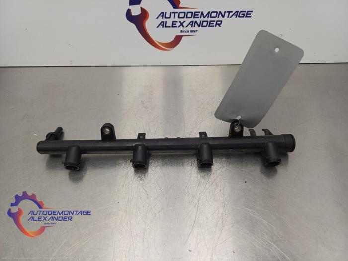 Gebruikte Injector brug Renault Clio III (BR/CR) 1.6 16V Prijs op aanvraag aangeboden door Alexander Autodemontage