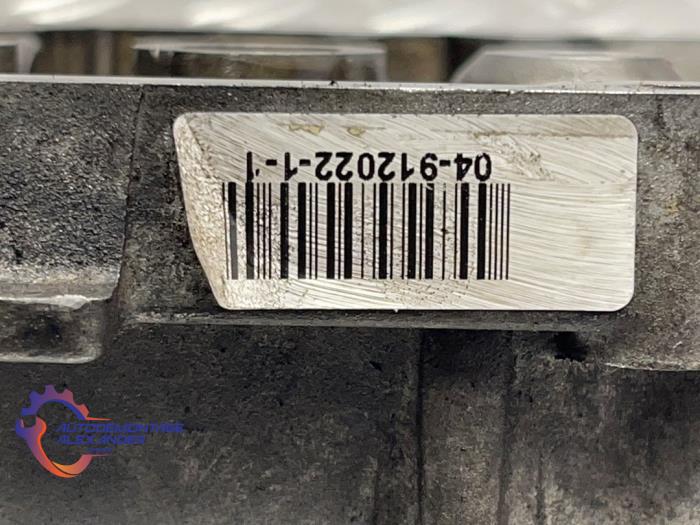 Nokkenashuis van een Opel Corsa D 1.3 CDTi 16V ecoFLEX 2011