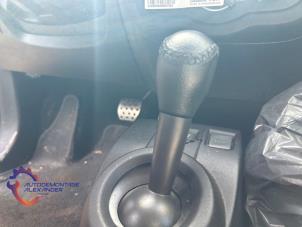 Gebruikte Selectiehendel automaat Renault Twingo III (AH) 0.9 Energy TCE 90 12V Prijs € 90,00 Margeregeling aangeboden door Alexander Autodemontage