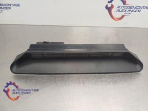 Gebruikte Extra Remlicht midden Renault Twingo III (AH) 0.9 Energy TCE 90 12V Prijs € 29,95 Inclusief btw aangeboden door Alexander Autodemontage