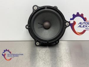 Gebruikte Luidspreker Renault Twingo III (AH) 0.9 Energy TCE 90 12V Prijs op aanvraag aangeboden door Alexander Autodemontage