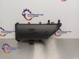 Gebruikte Interieur filterhuis BMW 5 serie (E60) 525i 24V Prijs op aanvraag aangeboden door Alexander Autodemontage