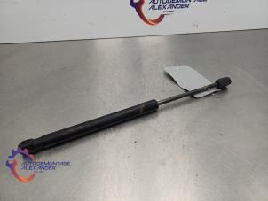 Gebruikte Kofferdekseldemper rechts-achter Seat Altea XL (5P5) 1.8 TFSI 16V Prijs op aanvraag aangeboden door Alexander Autodemontage