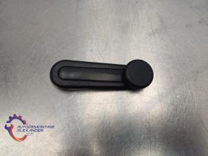 Gebruikte Raamslinger Toyota Yaris II (P9) 1.0 12V VVT-i Prijs op aanvraag aangeboden door Alexander Autodemontage