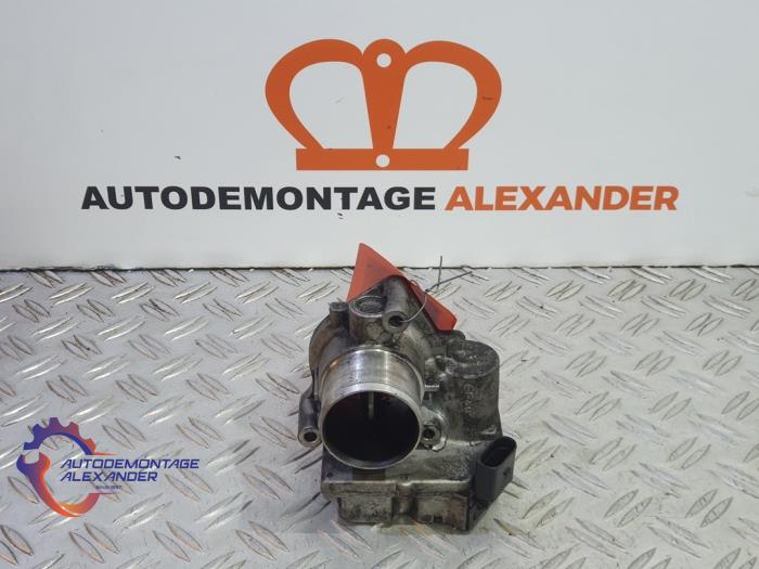 Gebruikte Gasklephuis Renault Trafic New (FL) 2.5 dCi 16V 115 FAP Prijs € 70,00 Margeregeling aangeboden door Alexander Autodemontage