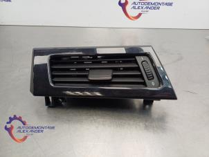 Gebruikte Luchtrooster Dashboard BMW 5 serie (E60) 525i 24V Prijs op aanvraag aangeboden door Alexander Autodemontage