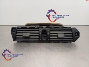 Gebruikte Luchtrooster Dashboard BMW 5 serie (E60) 525i 24V Prijs op aanvraag aangeboden door Alexander Autodemontage