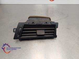 Gebruikte Luchtrooster Dashboard BMW 5 serie (E60) 525i 24V Prijs op aanvraag aangeboden door Alexander Autodemontage