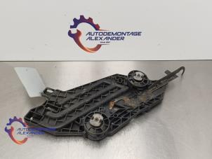 Gebruikte Koplampframe links Skoda Octavia Combi (1Z5) 1.6 TDI Greenline Prijs op aanvraag aangeboden door Alexander Autodemontage
