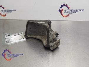 Gebruikte Motorrubber Renault Master II (FD/HD) 2.5 dCi 16V Prijs op aanvraag aangeboden door Alexander Autodemontage