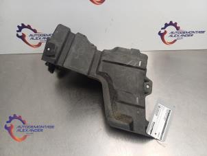 Gebruikte Beschermplaat bodem Suzuki Alto 1.0 12V Prijs op aanvraag aangeboden door Alexander Autodemontage