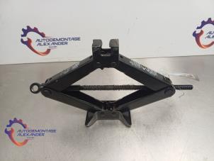 Gebruikte Krikset Toyota Yaris II (P9) 1.0 12V VVT-i Prijs € 20,00 Inclusief btw aangeboden door Alexander Autodemontage