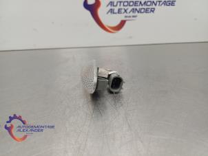 Gebruikte Knipperlicht Scherm rechts-voor Toyota Yaris II (P9) 1.0 12V VVT-i Prijs op aanvraag aangeboden door Alexander Autodemontage