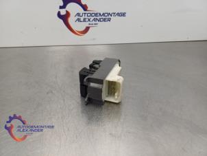 Gebruikte Schakelaar Elektrisch Raam Toyota Yaris II (P9) 1.0 12V VVT-i Prijs op aanvraag aangeboden door Alexander Autodemontage