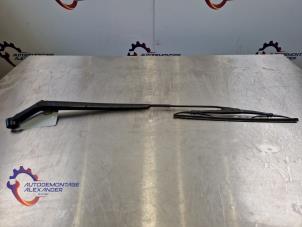 Gebruikte Ruitenwisserarm voor Toyota Yaris II (P9) 1.0 12V VVT-i Prijs € 20,00 Inclusief btw aangeboden door Alexander Autodemontage