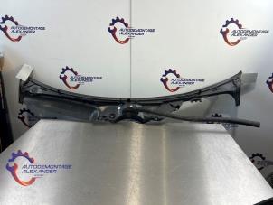 Gebruikte Paravent Mercedes E (W211) 2.2 E-200 CDI 16V Prijs € 48,40 Inclusief btw aangeboden door Alexander Autodemontage