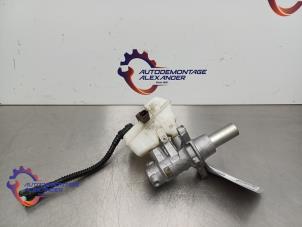 Gebruikte Hoofdremcilinder Peugeot 308 SW (L4/L9/LC/LJ/LR) 1.6 BlueHDi 100 Prijs op aanvraag aangeboden door Alexander Autodemontage