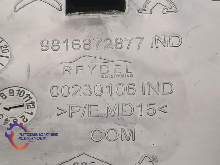 Middenconsoles van een Opel Combo Cargo 1.2 110 2020