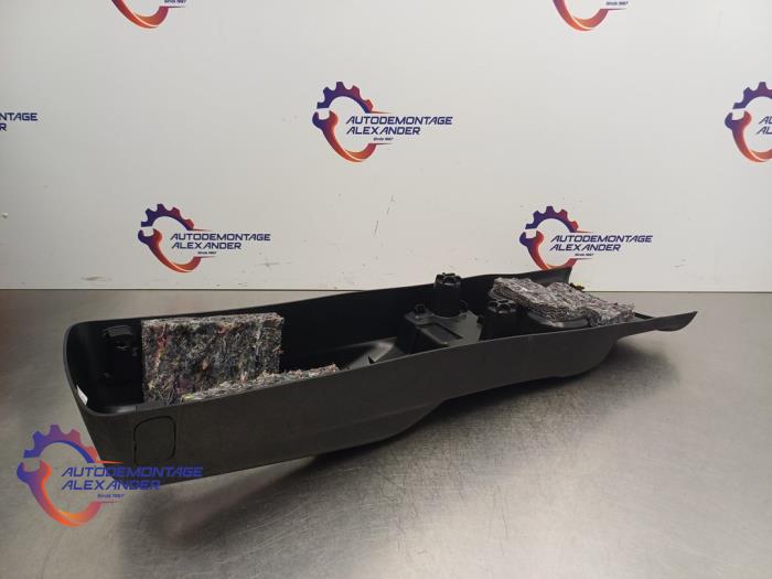 Middenconsoles van een Opel Combo Cargo 1.2 110 2020