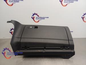 Gebruikte Dashboardkastje Volkswagen Golf VI (5K1) 1.6 TDI 16V Prijs op aanvraag aangeboden door Alexander Autodemontage