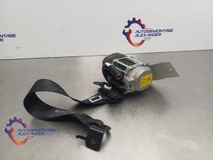 Gebruikte Veiligheidsgordel midden-achter Opel Combo Cargo 1.2 110 Prijs op aanvraag aangeboden door Alexander Autodemontage