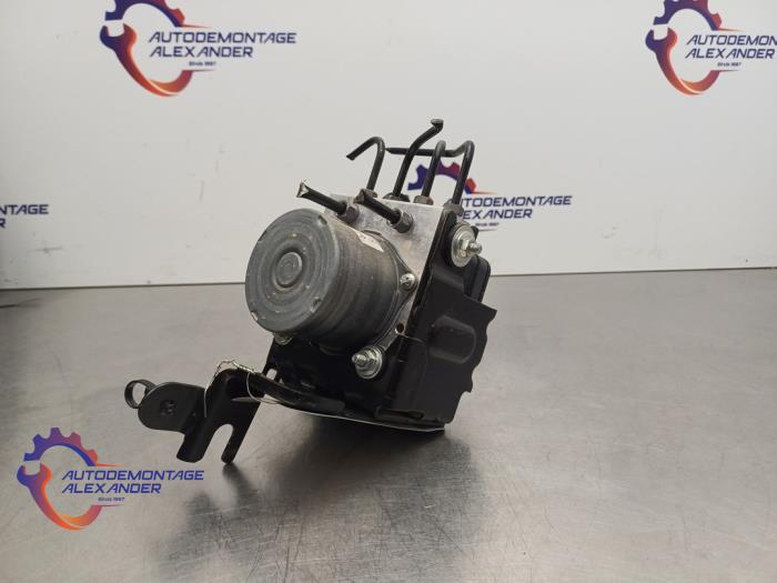 Gebruikte ABS Pomp Opel Combo Cargo 1.2 110 Prijs € 94,99 Margeregeling aangeboden door Alexander Autodemontage