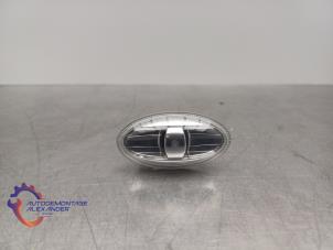 Gebruikte Knipperlicht Scherm links-voor Opel Combo Cargo 1.2 110 Prijs € 12,10 Inclusief btw aangeboden door Alexander Autodemontage