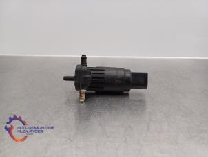 Gebruikte Ruitensproeierpomp voor Seat Altea XL (5P5) 1.4 TSI 16V Prijs € 5,00 Margeregeling aangeboden door Alexander Autodemontage