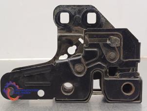 Gebruikte Slotmechaniek Motorkap Seat Exeo ST (3R5) 1.8 TSI 16V Prijs op aanvraag aangeboden door Alexander Autodemontage