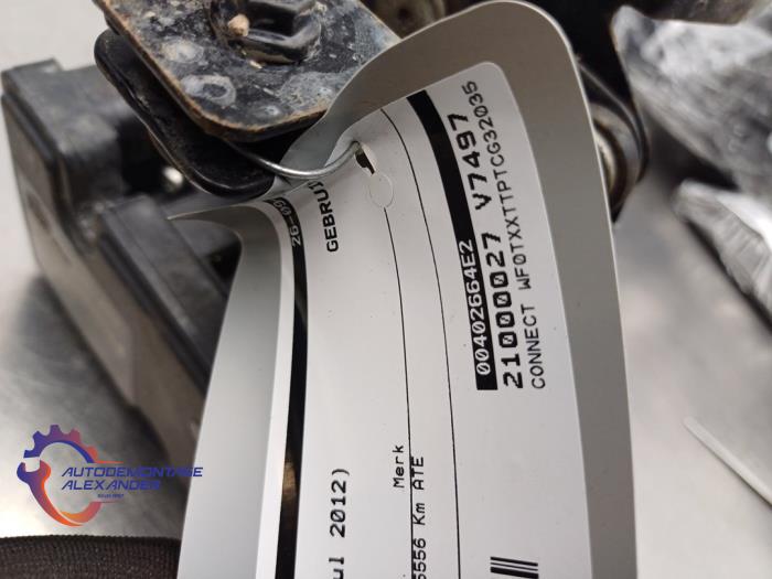 ABS Pomp van een Ford Transit Connect 1.8 TDCi 90 2012